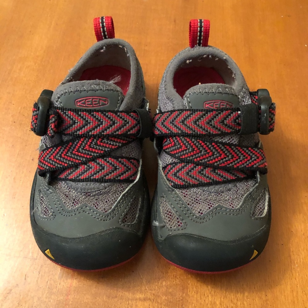 KEEN Komodo Dragon Red/Black/Gray Sz 8